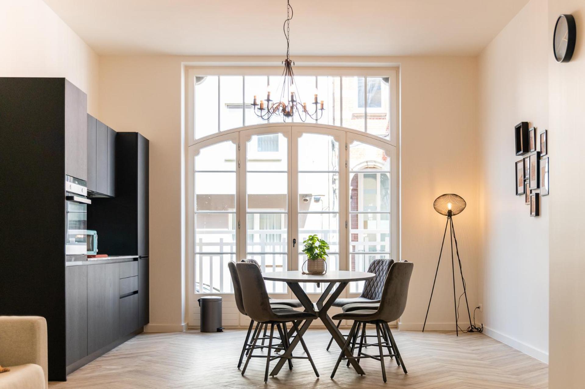 Beautiful Renovated Apartment In An Authentic Building Ostend Exterior photo