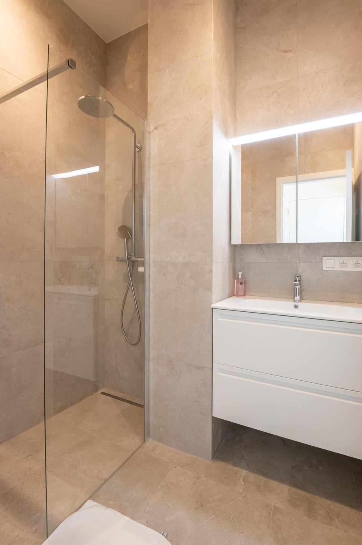 Beautiful Renovated Apartment In An Authentic Building Ostend Exterior photo